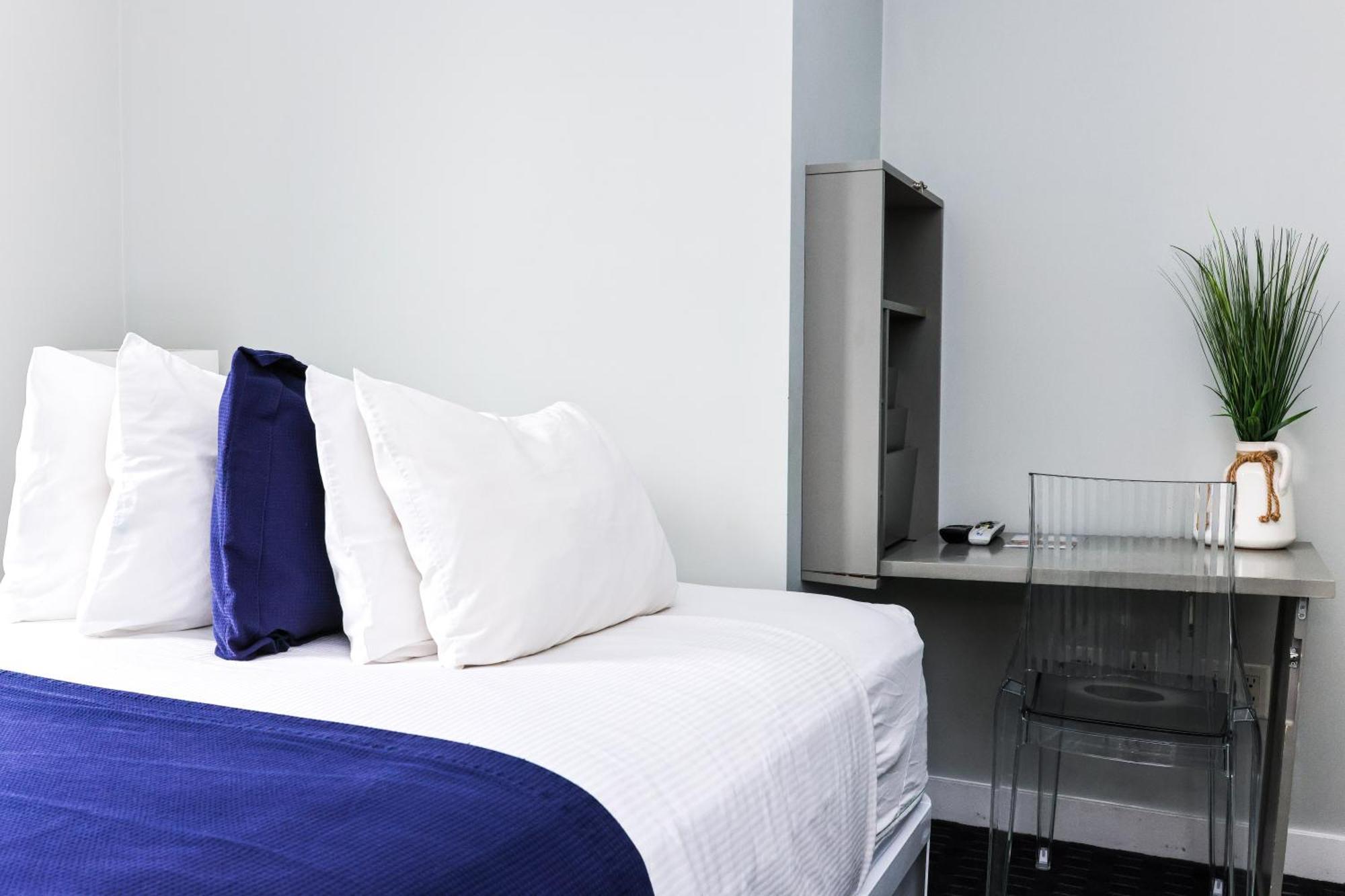 Cozy Newbury Street Studio, #5 Бостън Екстериор снимка