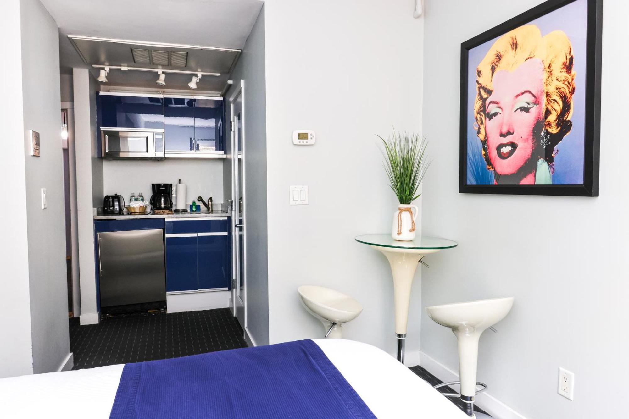 Cozy Newbury Street Studio, #5 Бостън Екстериор снимка