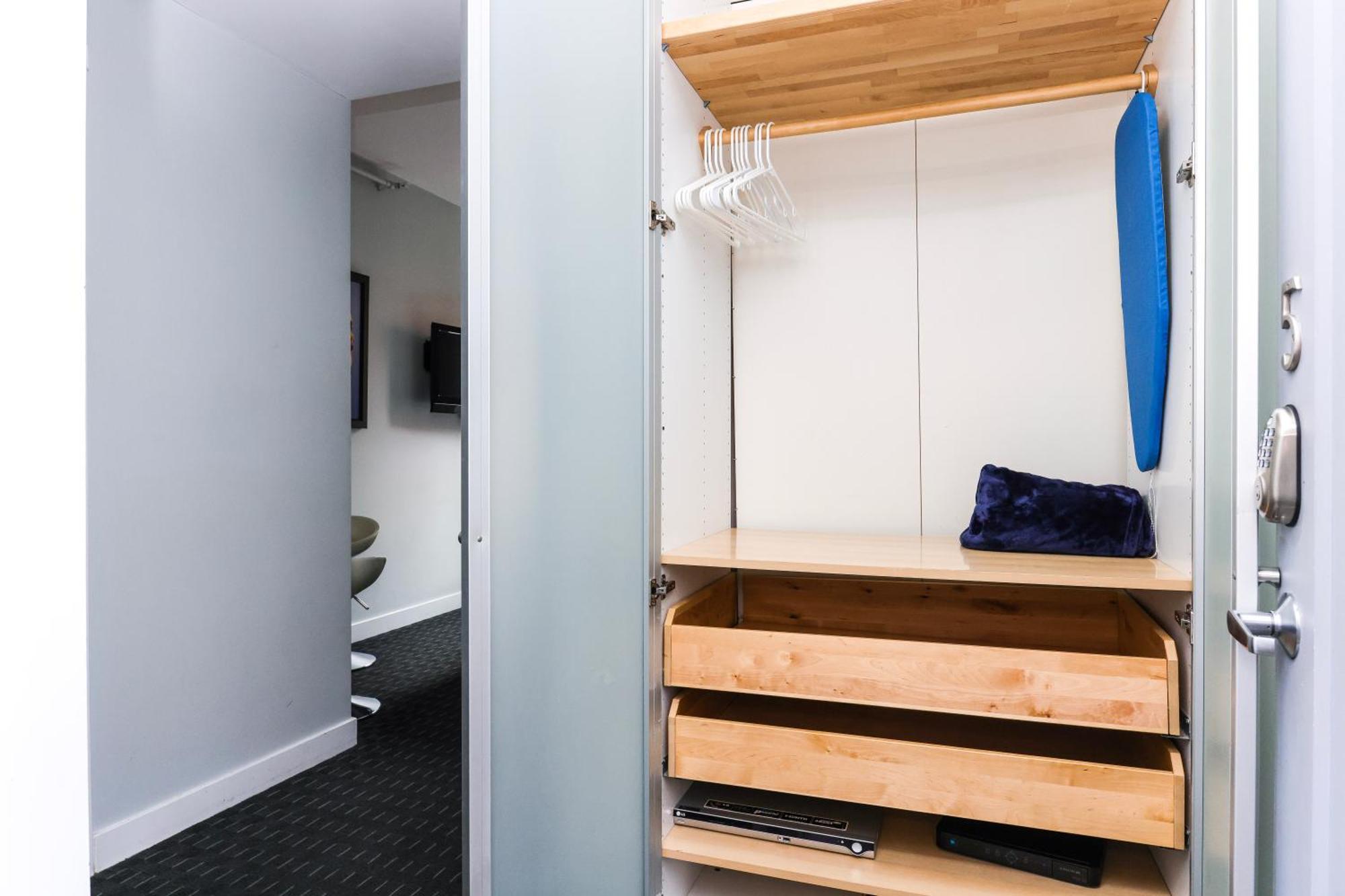 Cozy Newbury Street Studio, #5 Бостън Екстериор снимка