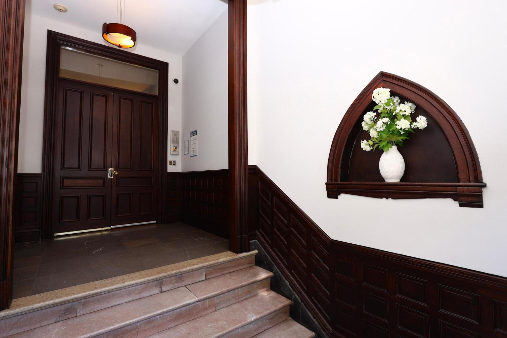 Cozy Newbury Street Studio, #5 Бостън Екстериор снимка