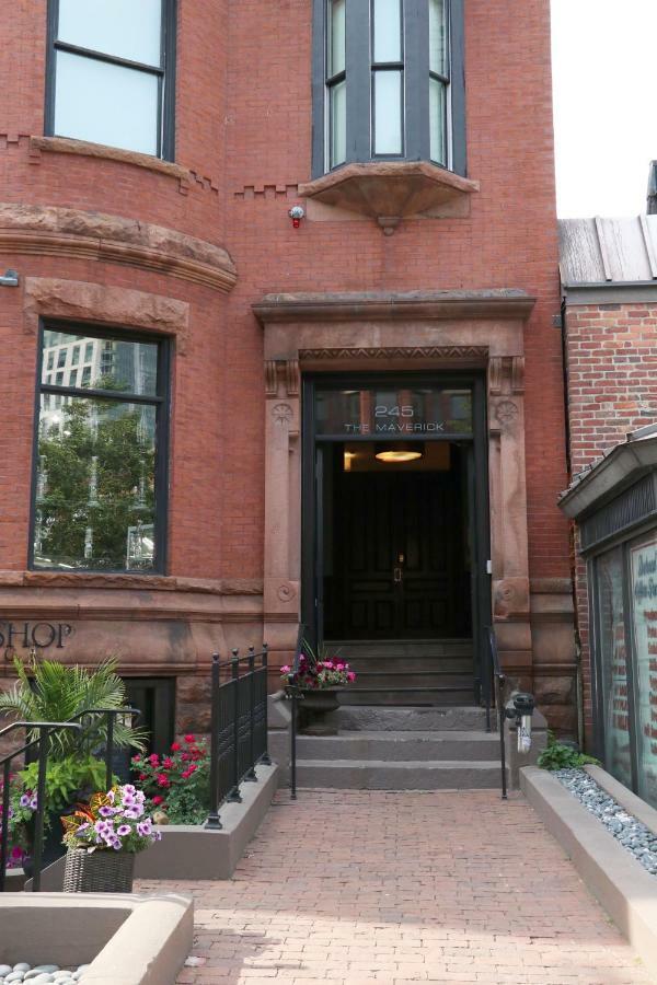 Cozy Newbury Street Studio, #5 Бостън Екстериор снимка